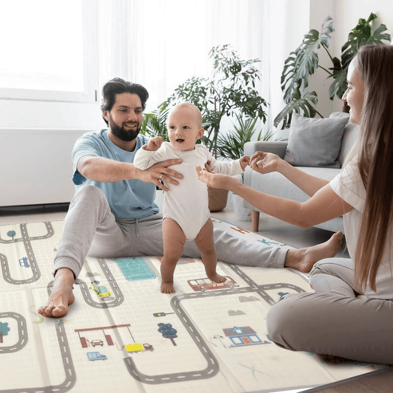Versatile foldable baby play mat (120x120x1cm), waterproof and easy-to-clean, perfect for infants and toddlers for indoor and outdoor use.