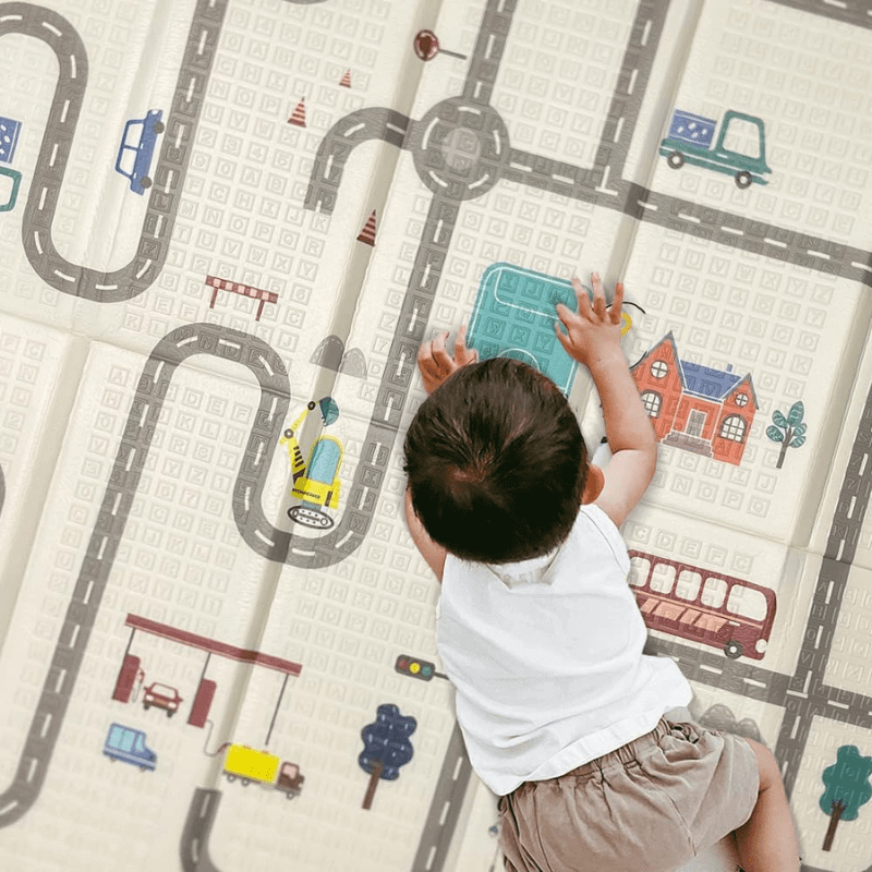 Versatile foldable baby play mat (120x120x1cm), waterproof and easy-to-clean, perfect for infants and toddlers for indoor and outdoor use.